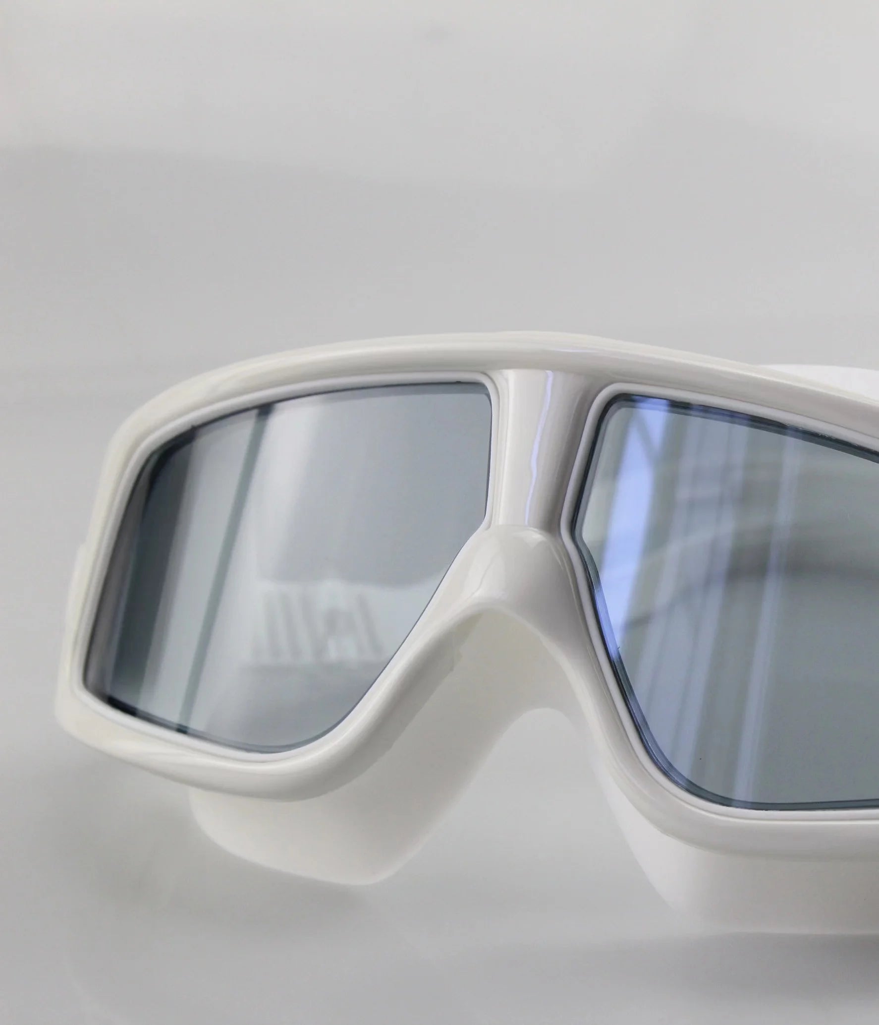 Swim Goggles No Leaking Anti-Fog Pool Goggles Swimming Goggles for Adult Men Women Youth, UV Protection 180° Clear Vision-White